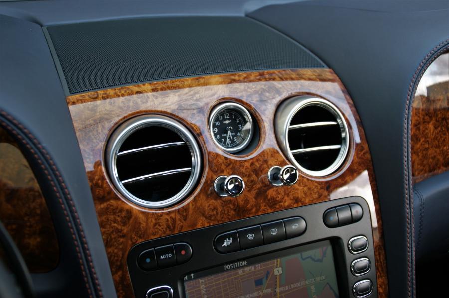 Детали интерьера Bentley Continental GT Series 51 2010 года  (фото 54 из 67)